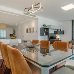 Amazing With Sea View, Pool And Sauna, Near The Apartament Lagos