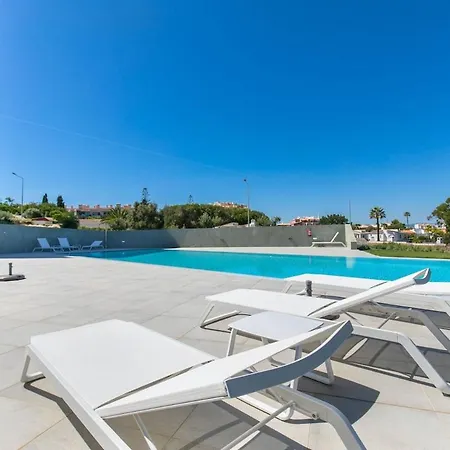 아파트 Amazing With Sea View, Pool And Sauna, Near The