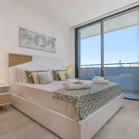 Amazing With Sea View, Pool And Sauna, Near The Lagos