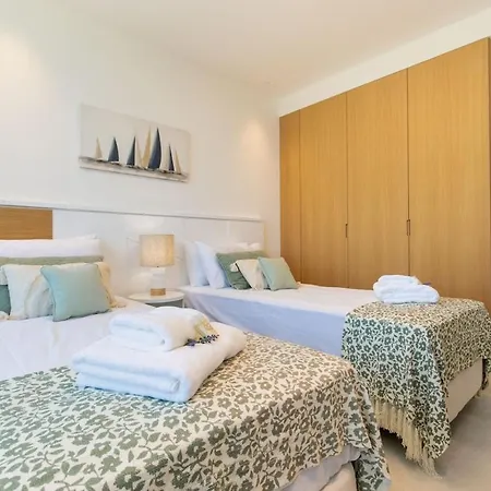 Apartment Amazing With Sea View, Pool And Sauna, Near The *