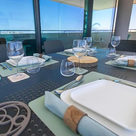 Amazing With Sea View, Pool And Sauna, Near The Appartamento