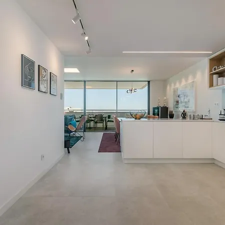 Amazing With Sea View, Pool And Sauna, Near The Appartamento